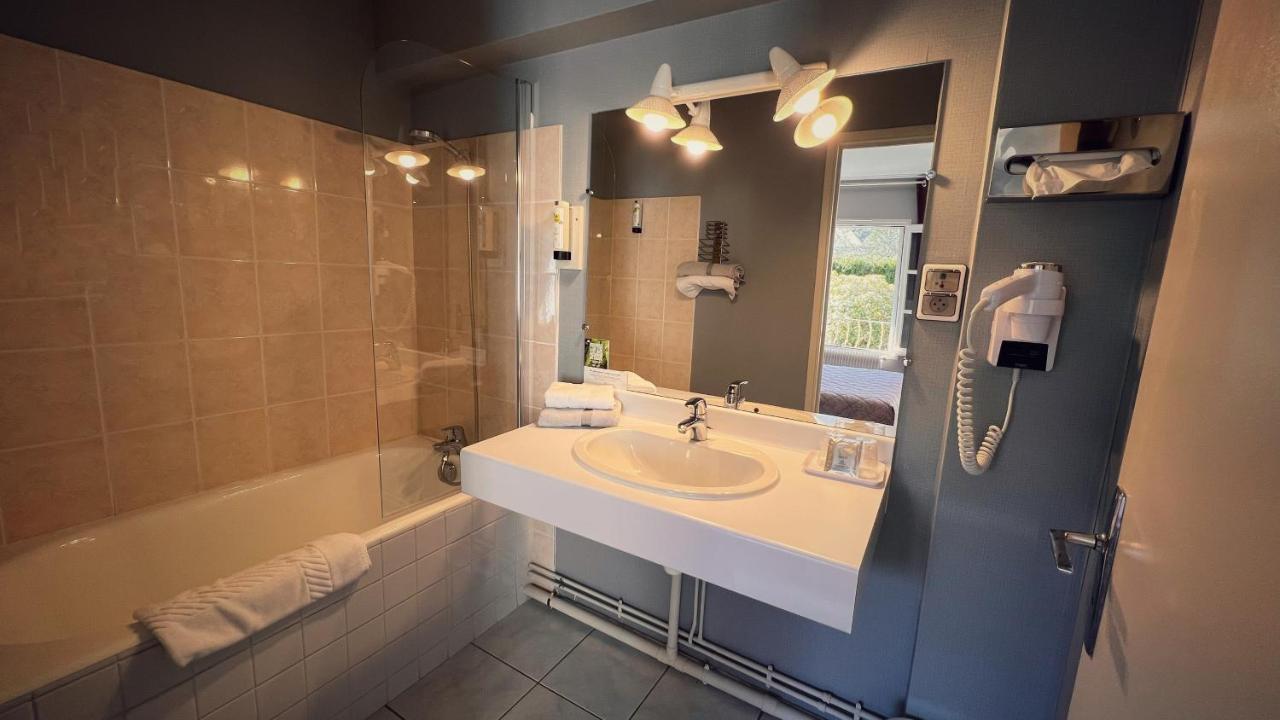 Logis Hotel Restaurant Des Voyageurs Tarnac Zewnętrze zdjęcie