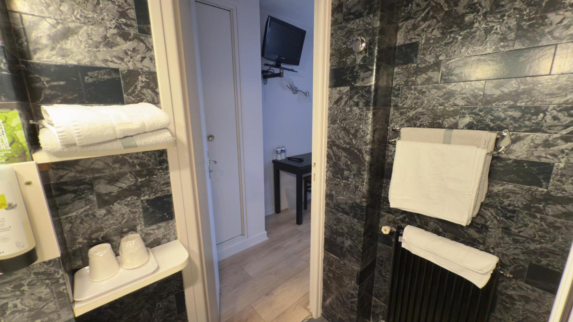 Logis Hotel Restaurant Des Voyageurs Tarnac Zewnętrze zdjęcie