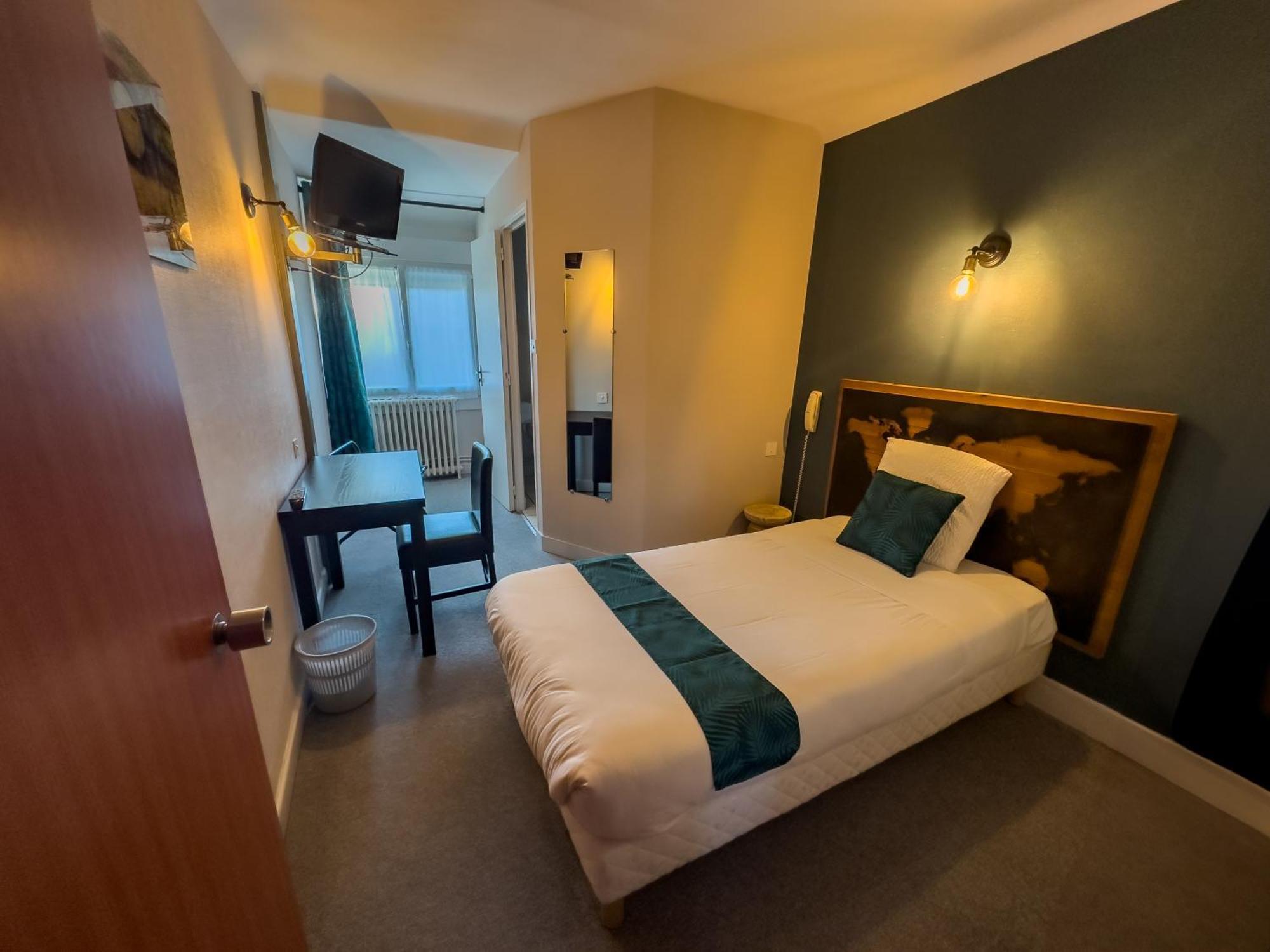 Logis Hotel Restaurant Des Voyageurs Tarnac Zewnętrze zdjęcie