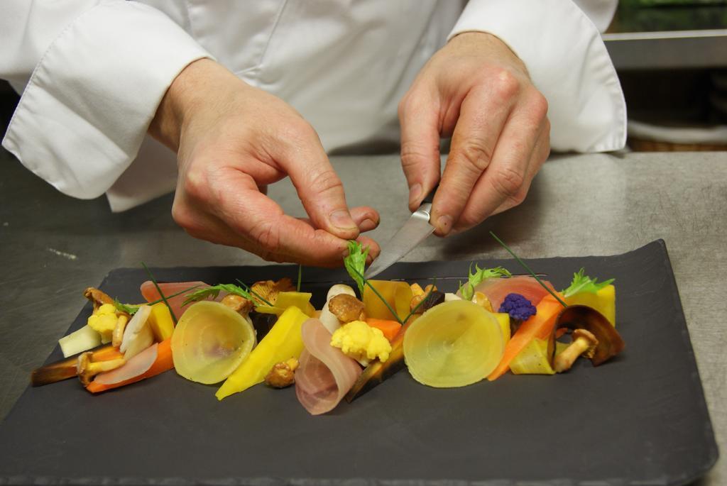 Logis Hotel Restaurant Des Voyageurs Tarnac Zewnętrze zdjęcie
