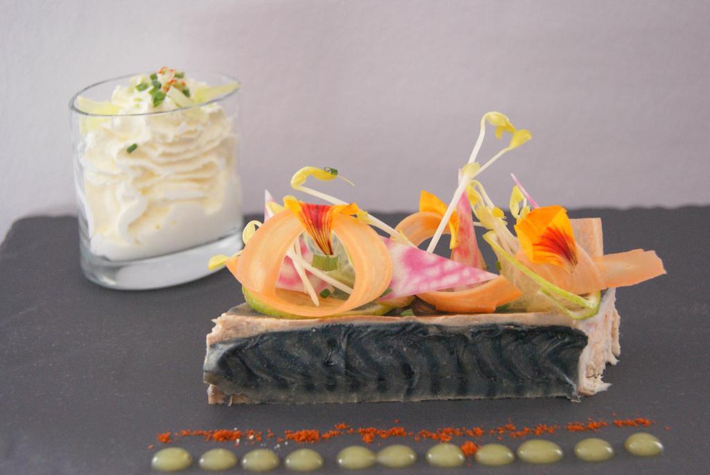 Logis Hotel Restaurant Des Voyageurs Tarnac Zewnętrze zdjęcie